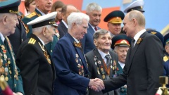 Владимир Путин назвал размер выплат, которые ветераны Великой Отечественной войны и труженики тыла получат к 75-летию Победы